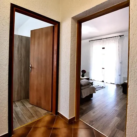 Apartmani Irena Arvaj Porec Exterior photo