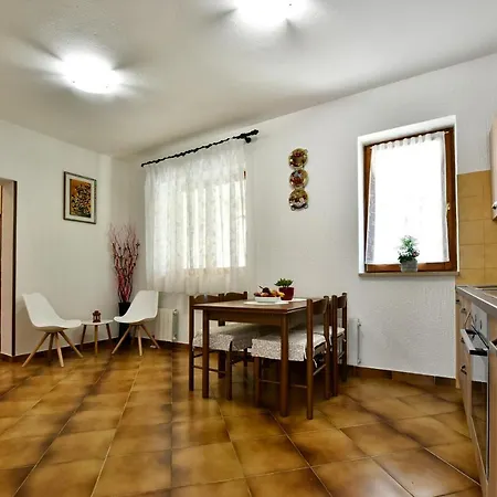 Apartmani Irena Arvaj Porec Exterior photo