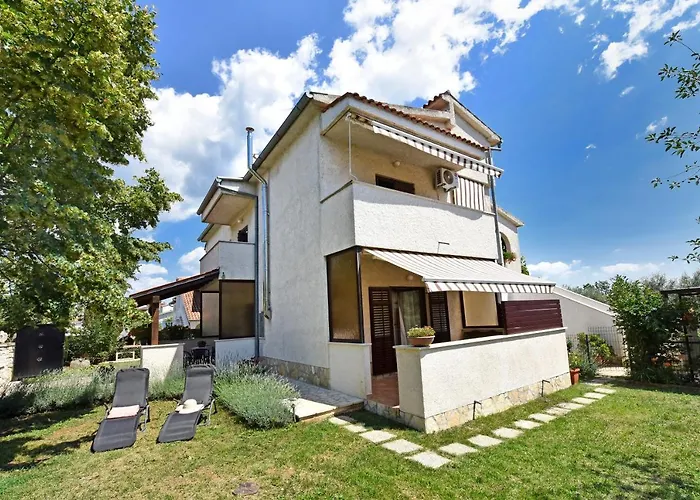 Apartmani Irena Arvaj