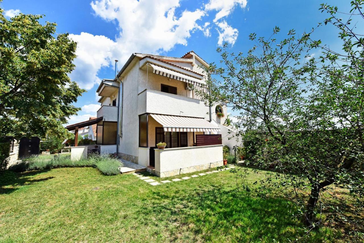 Irena Arvaj Apartamento *
