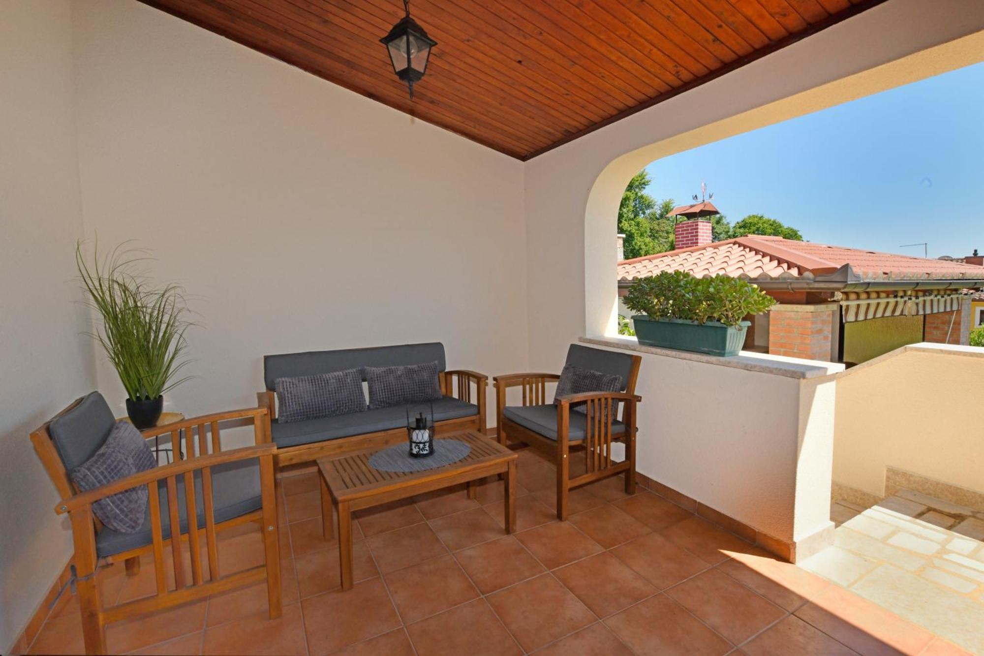Apartament Irena Arvaj *