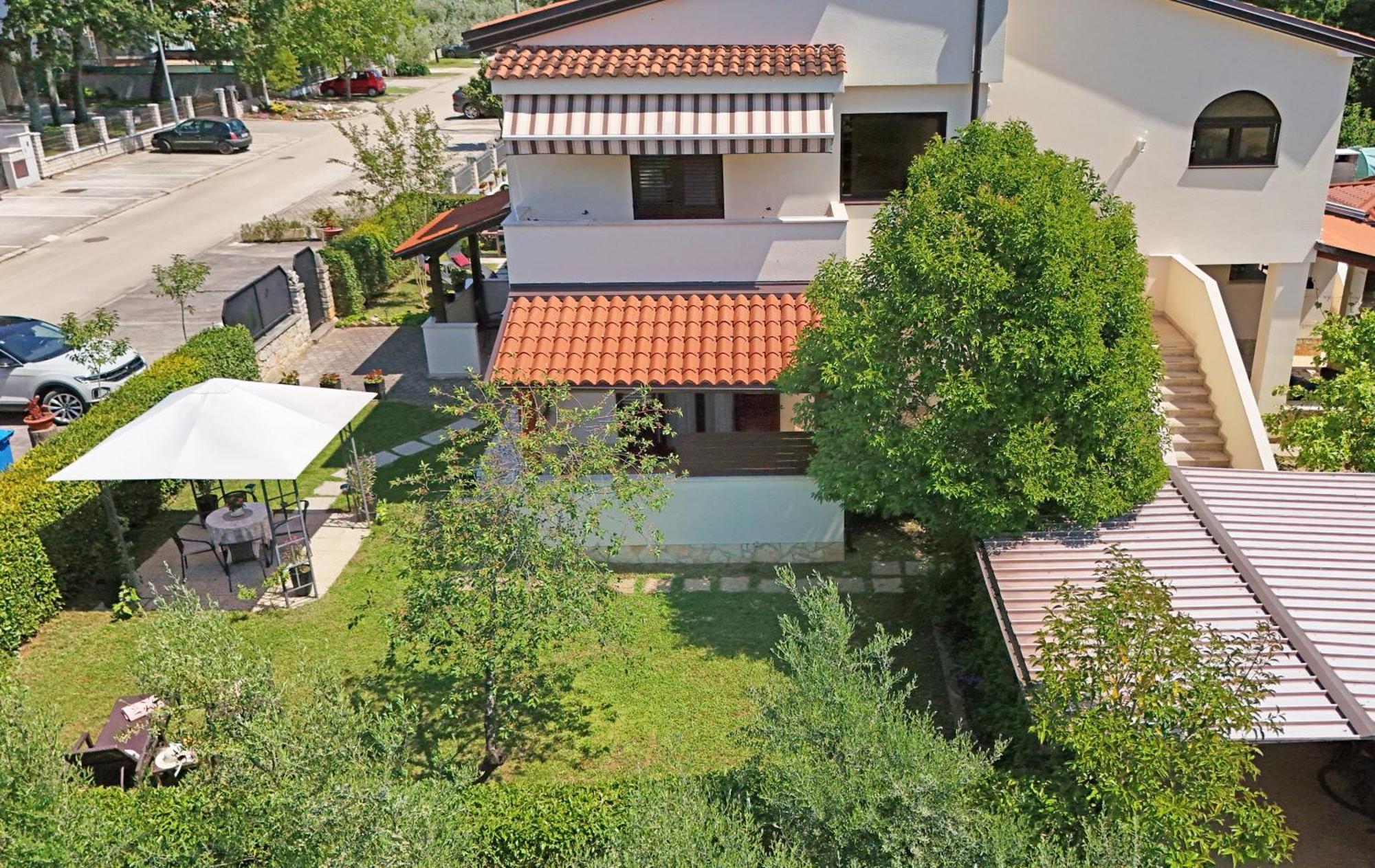 Apartament Irena Arvaj *